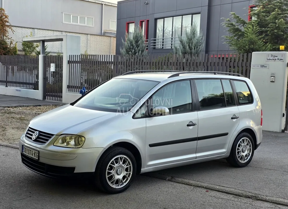 Volkswagen Touran 2004 photo 3
