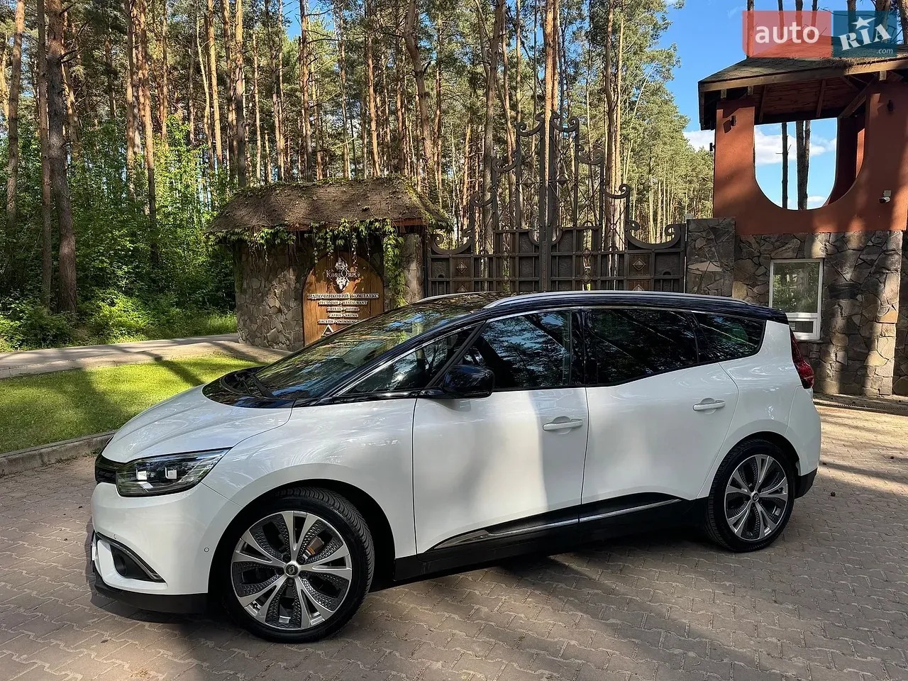 Renault Grand Scenic 2017 photo 3