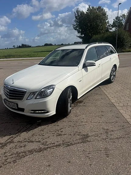 Mercedes-Benz E220