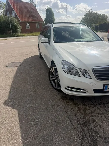Mercedes-Benz E220 2012 photo 3
