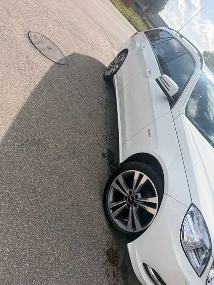 Mercedes-Benz E220 2012 photo 4