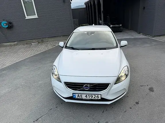 Volvo V40 2015 photo 2