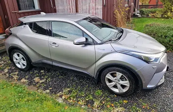 Toyota C-Hr 2017 photo 3