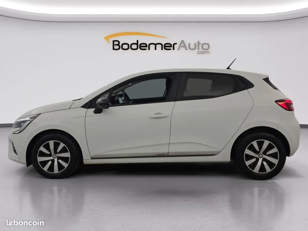Renault Clio 2023 photo 2
