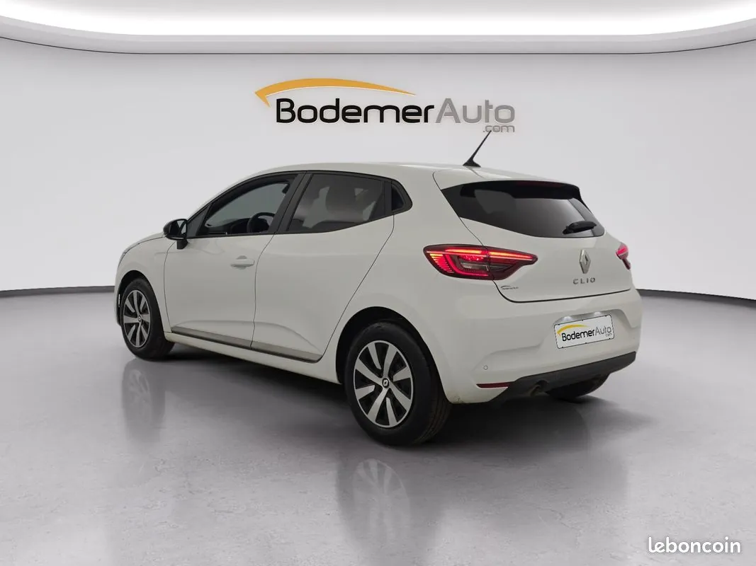 Renault Clio 2023 photo 3