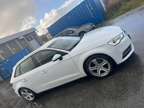 Audi A3 2015 photo 2