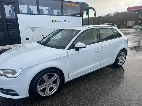 Audi A3 2015 photo 3