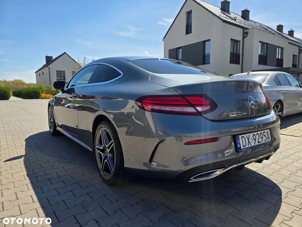 Mercedes-Benz C-Class 2019 photo 2