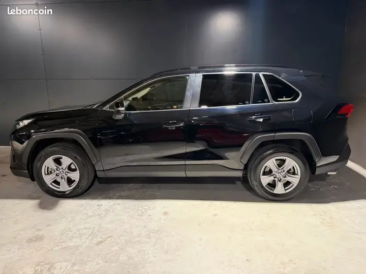 Toyota Rav4 2023 photo 3