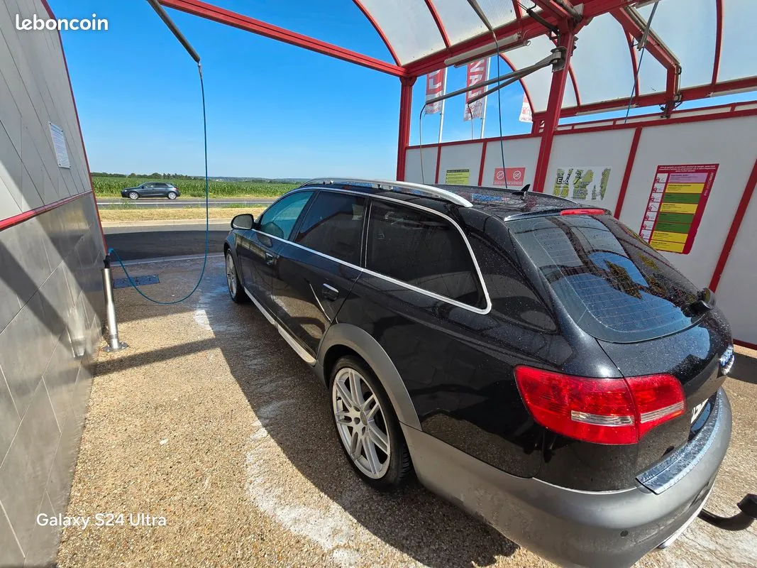 Audi Allroad 2012 photo 2