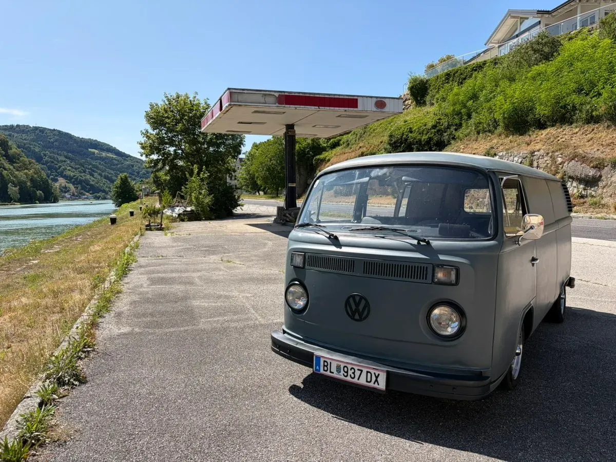 Volkswagen T2 1972 photo 2