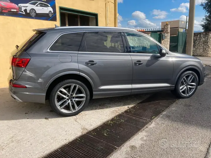 Audi Q7 2017 photo 4