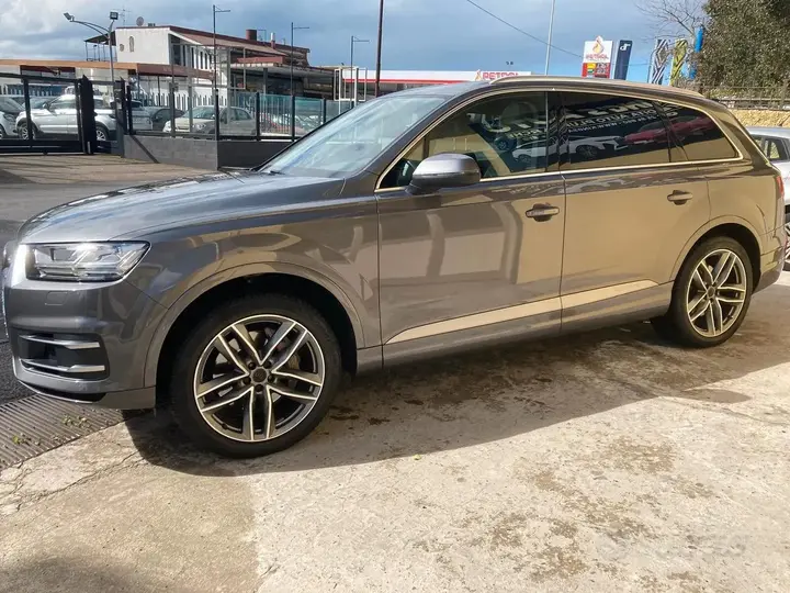 Audi Q7 2017 photo 5