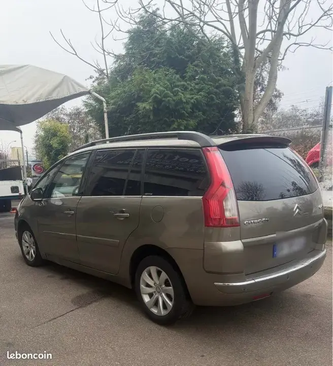 Citroen C4 Picasso 2010 photo 2
