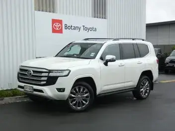Toyota Land Cruiser 2023 photo 2