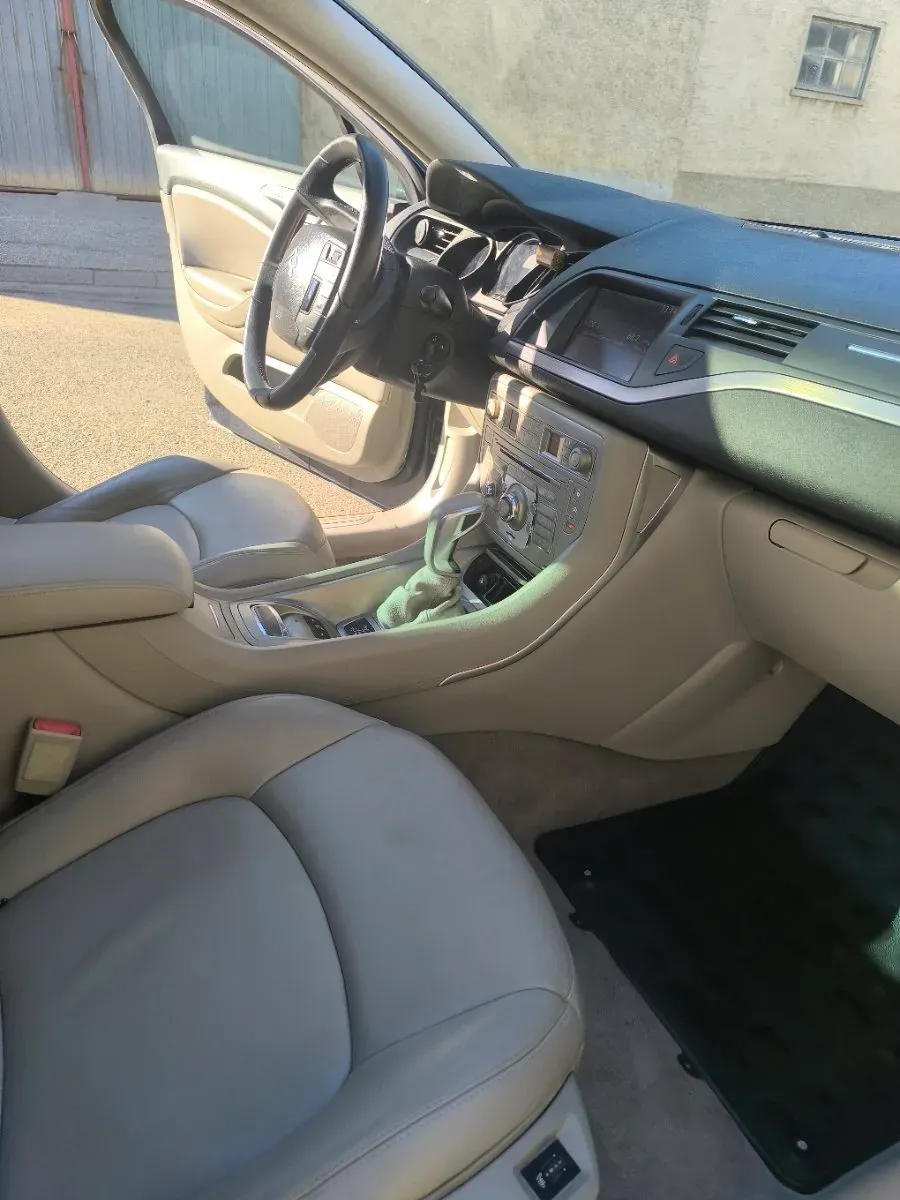 Citroen C5 2010 photo 3