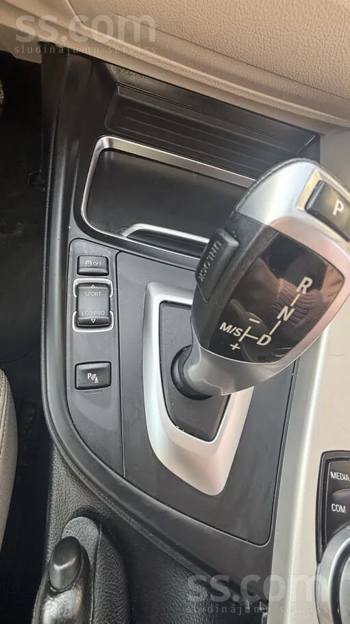 BMW 318 2017 photo 5