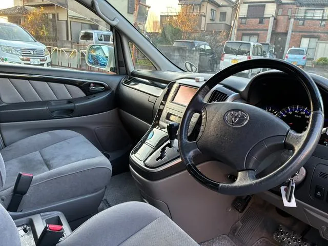 Toyota Alphard 2005 photo 2