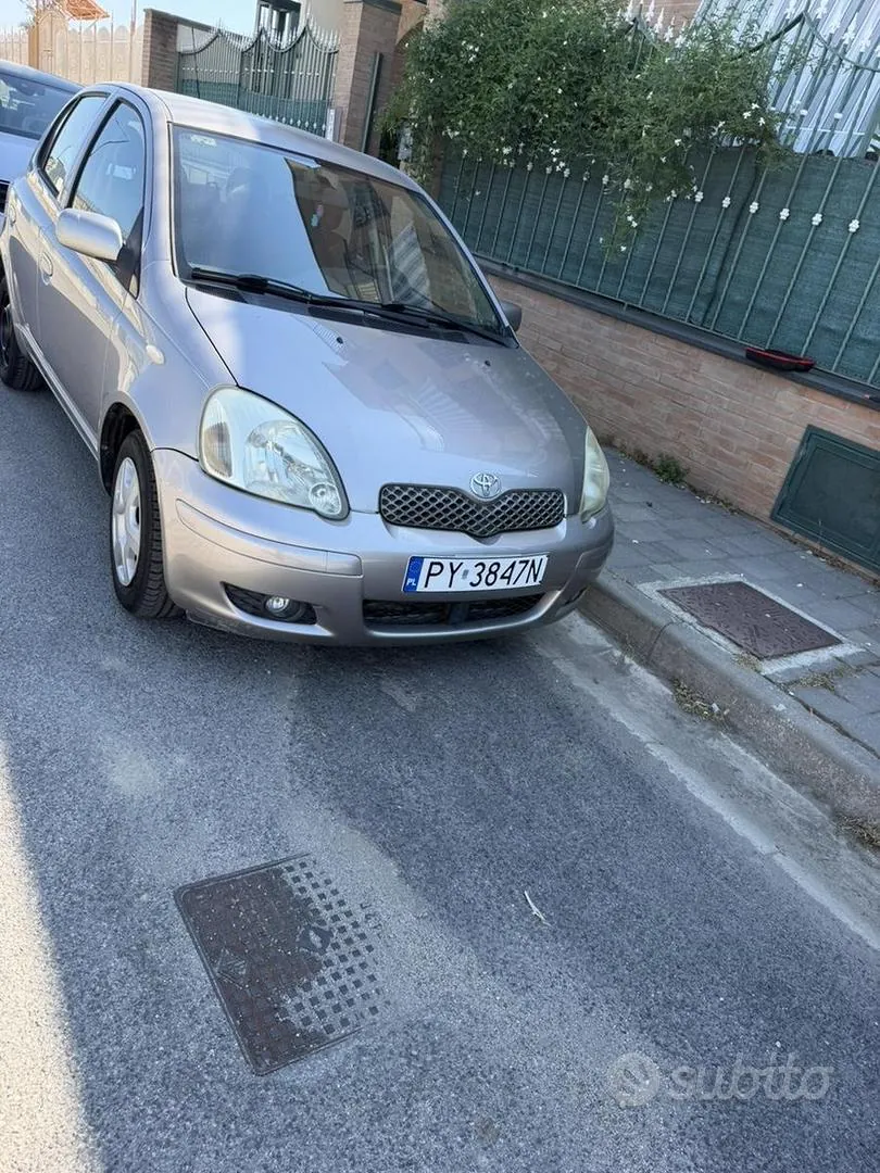 Toyota Yaris 2003 photo 2