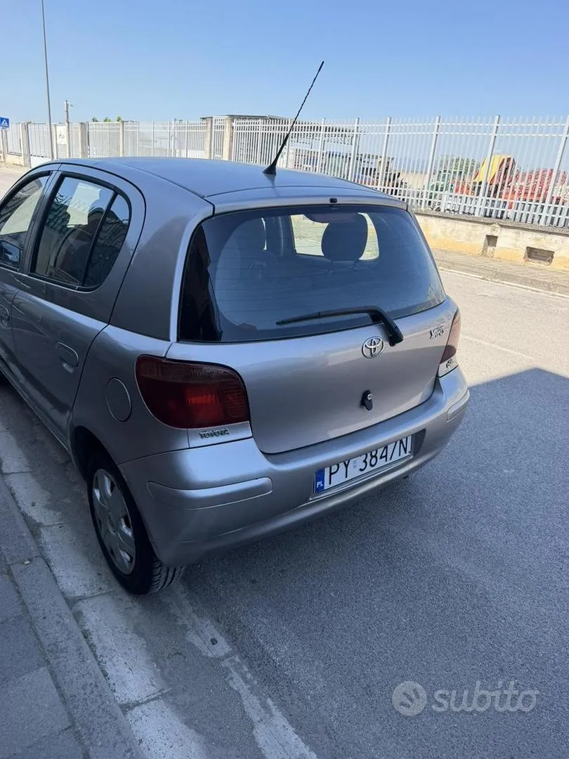 Toyota Yaris 2003 photo 4