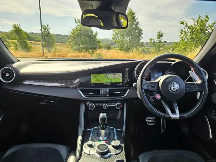 Alfa Romeo Giulia 2019 photo 4