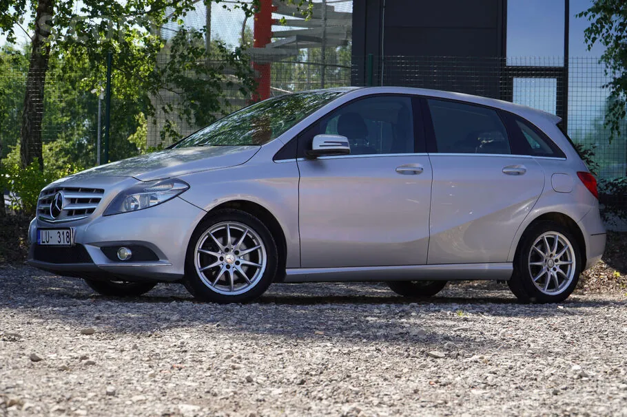 Mercedes-Benz B-Class 2014 photo 4