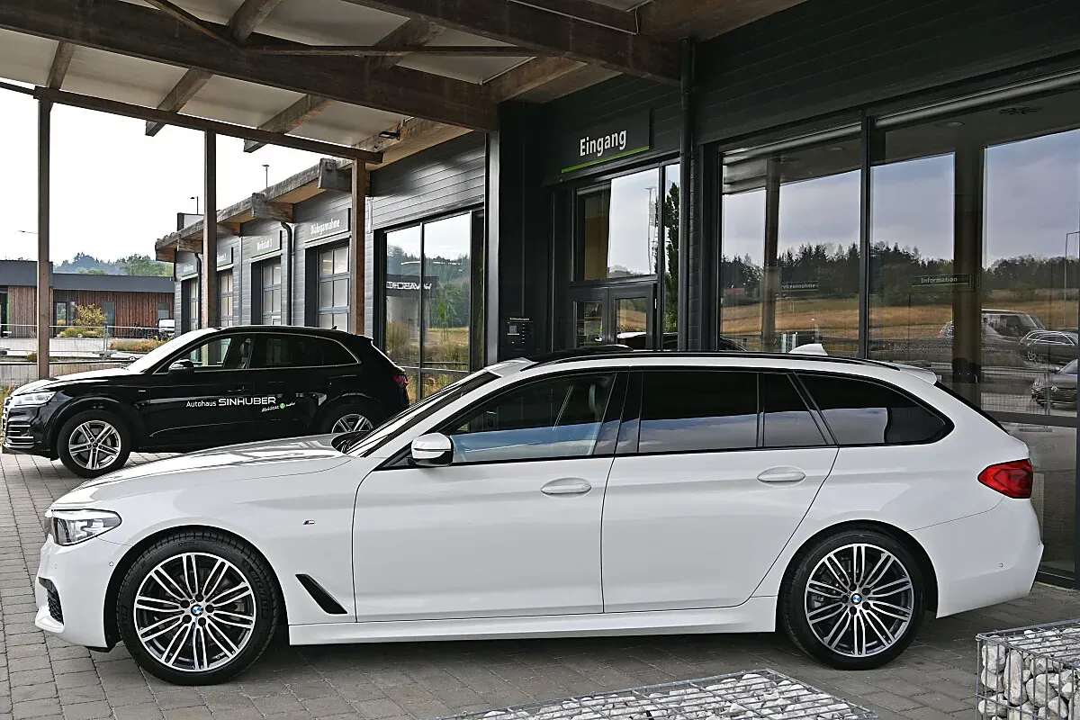 BMW 5 Series 2019 photo 2
