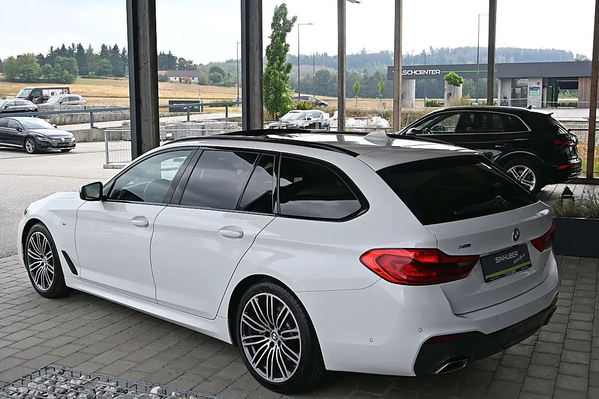 BMW 5 Series 2019 photo 3