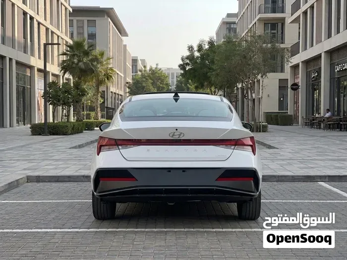 Hyundai Elantra 2025 photo 3