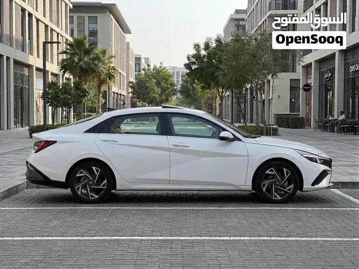 Hyundai Elantra 2025 photo 4