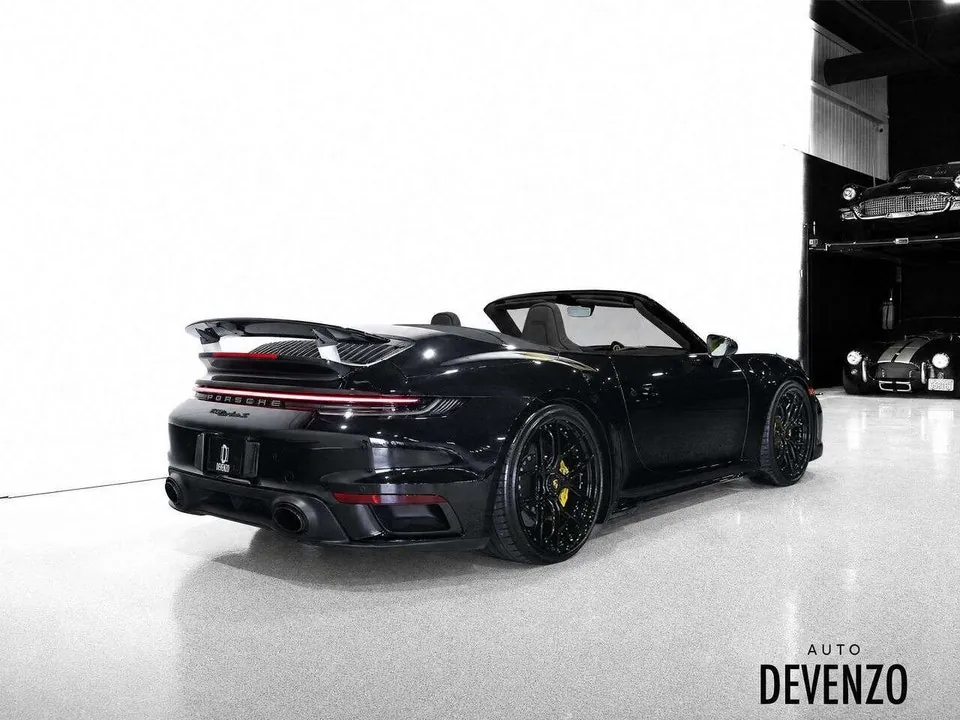 Porsche 911 Turbo S 2022 photo 4