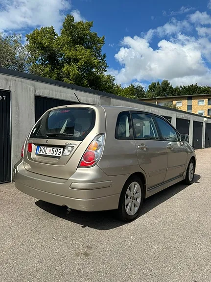 Suzuki Liana 2005 photo 2
