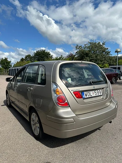 Suzuki Liana 2005 photo 5