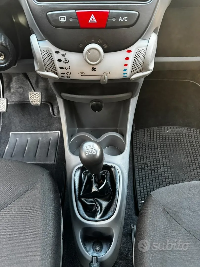Toyota Aygo 2010 photo 4