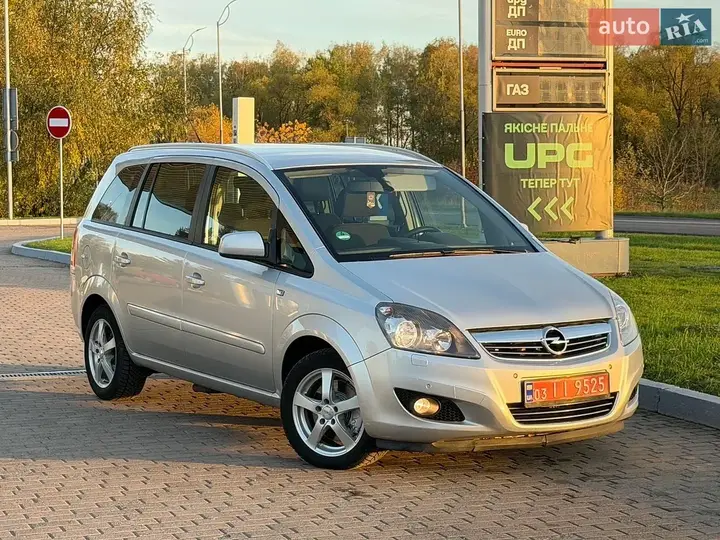 Opel Zafira 2012 photo 4