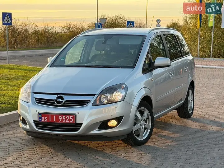 Opel Zafira 2012 photo 3