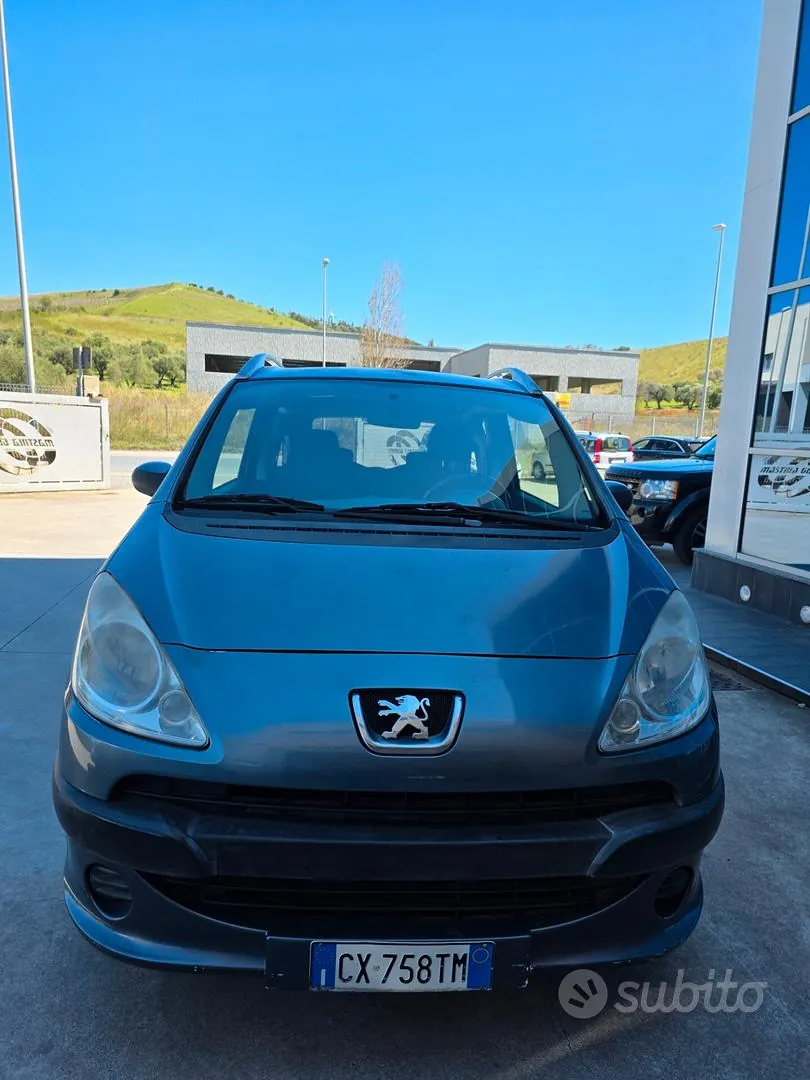 Peugeot 1007 2005 photo 2