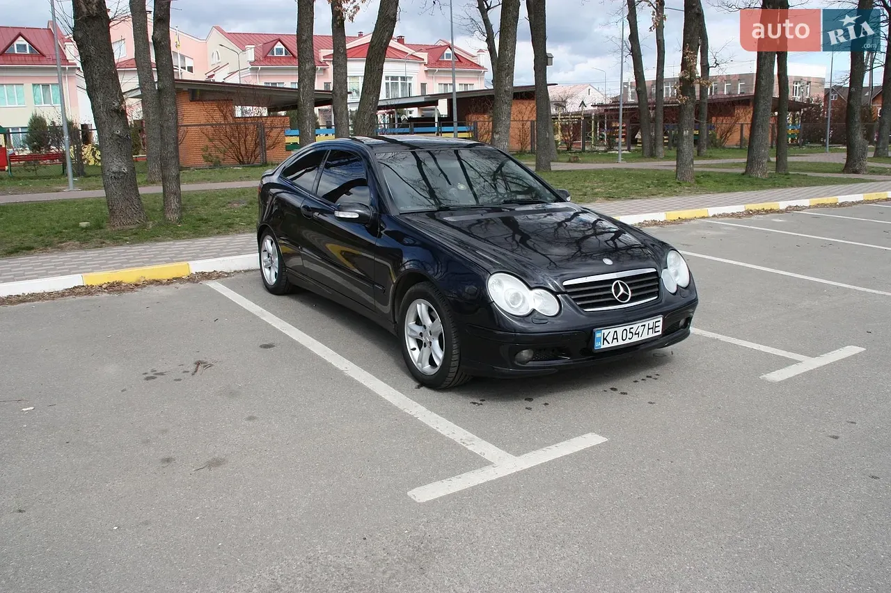 Mercedes-Benz C-Class 2004 photo 3