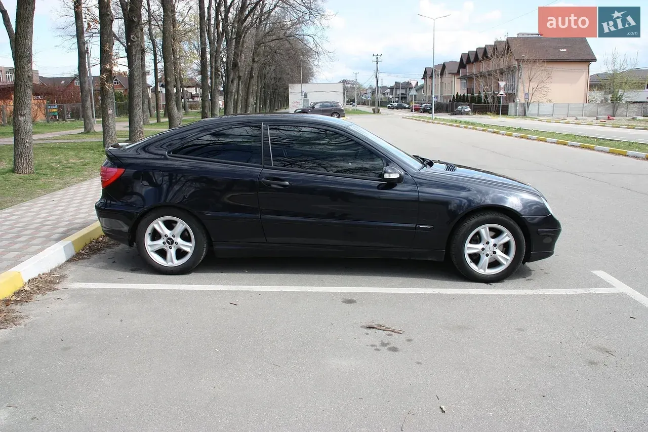 Mercedes-Benz C-Class 2004 photo 4