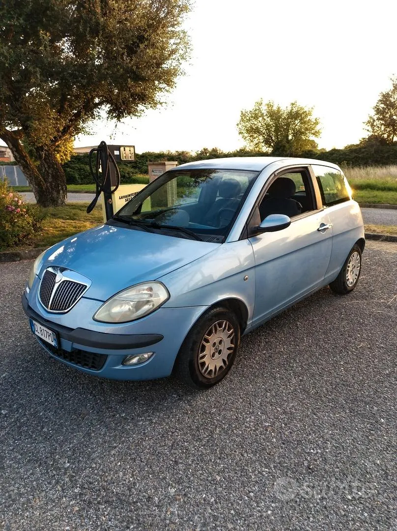 Lancia Ypsilon 2004 photo 2