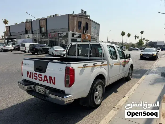Nissan Navara 2012 photo 4