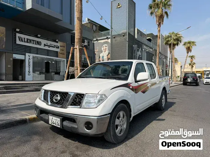 Nissan Navara 2012 photo 2