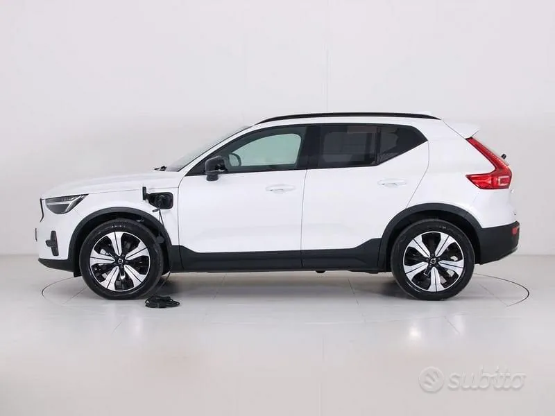 Volvo Xc40 2022 photo 2