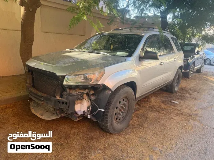 GMC Acadia 2015 photo 2