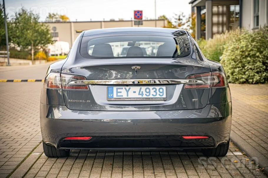 Tesla Model S 2017 photo 5