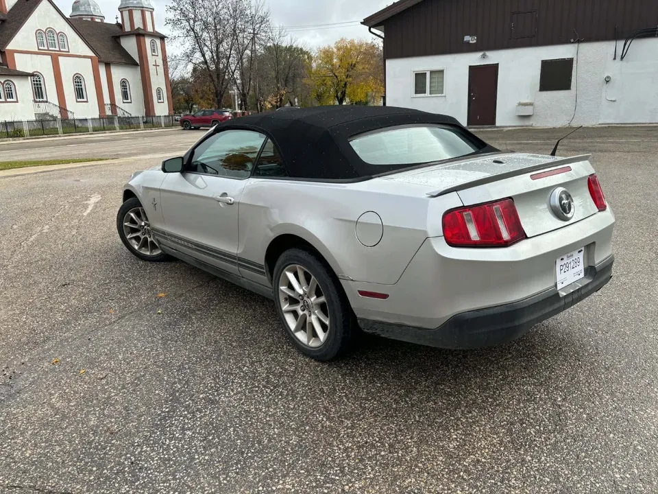 Ford Mustang 2010 photo 3