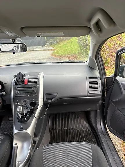 Toyota Auris 2010 photo 4