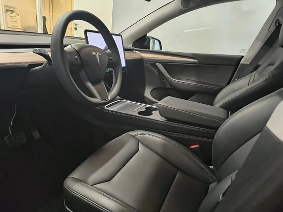 Tesla Model Y 2023 photo 5