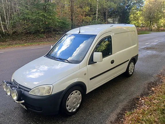 Opel Combo 2011 photo 2