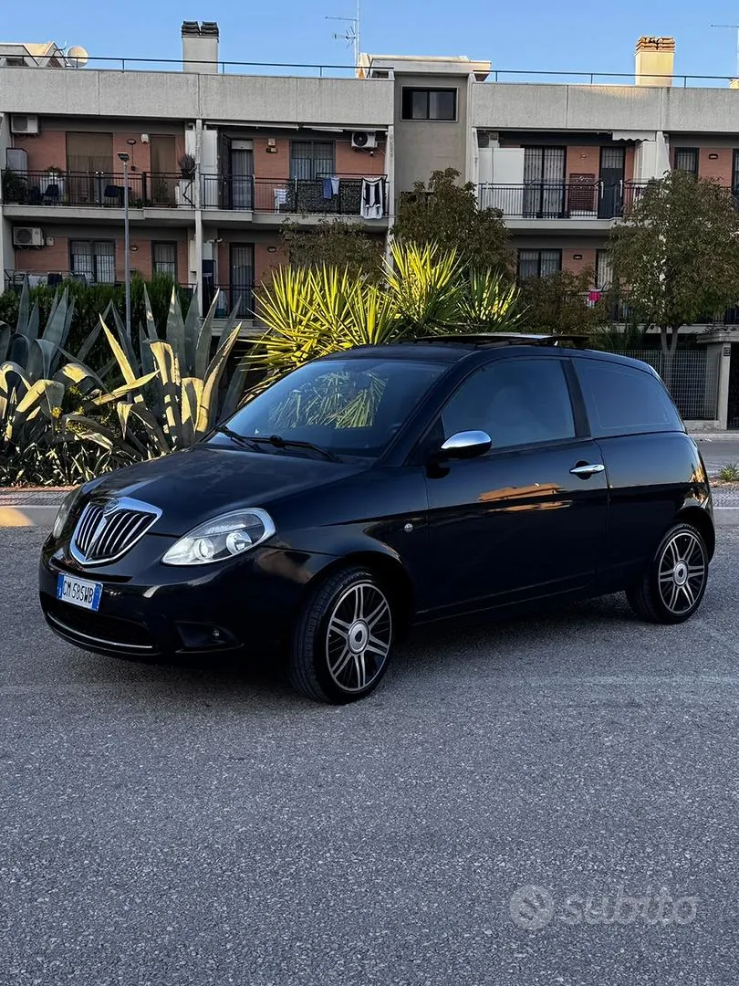 Lancia Ypsilon 2004 photo 2